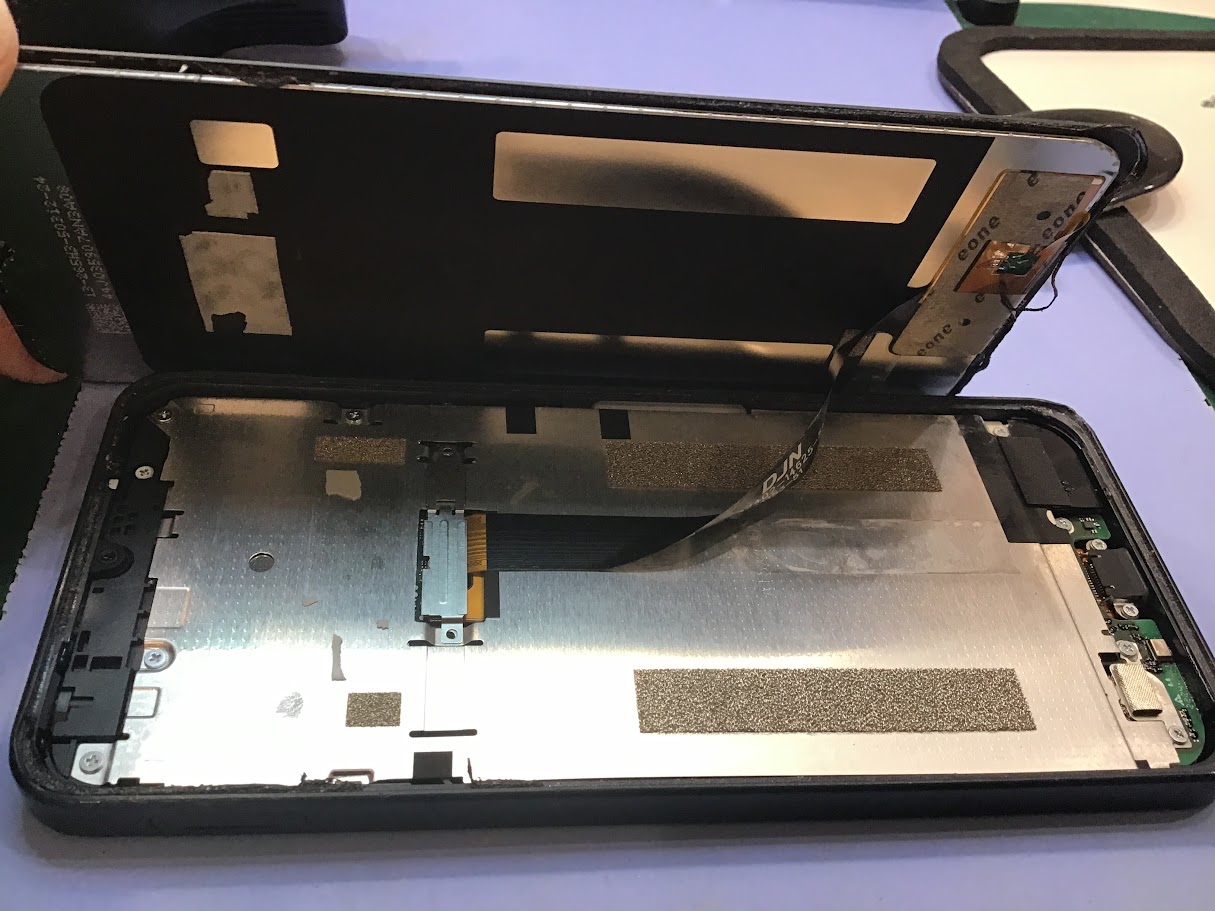 AQUOSwish4のバッテリー交換ならデータそのまま修理可能なスマホ修理工房秋津店へ！